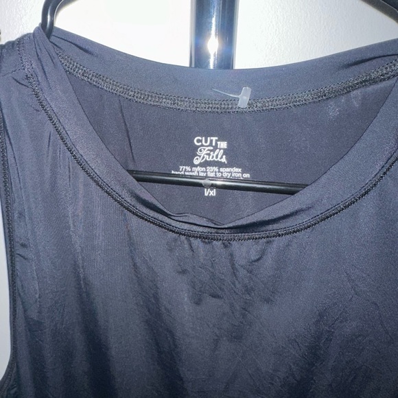 CUT THE FRILLS TOP L - Picture 2 of 4
